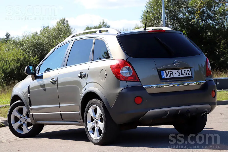 Opel Antara 2008 photo 2