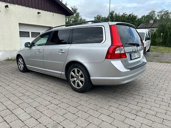 Volvo V70 2011 photo 4