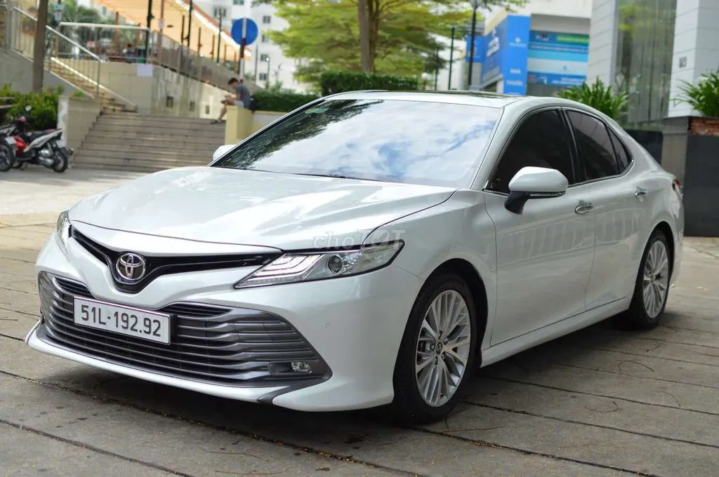 Toyota Camry 2019 photo 2