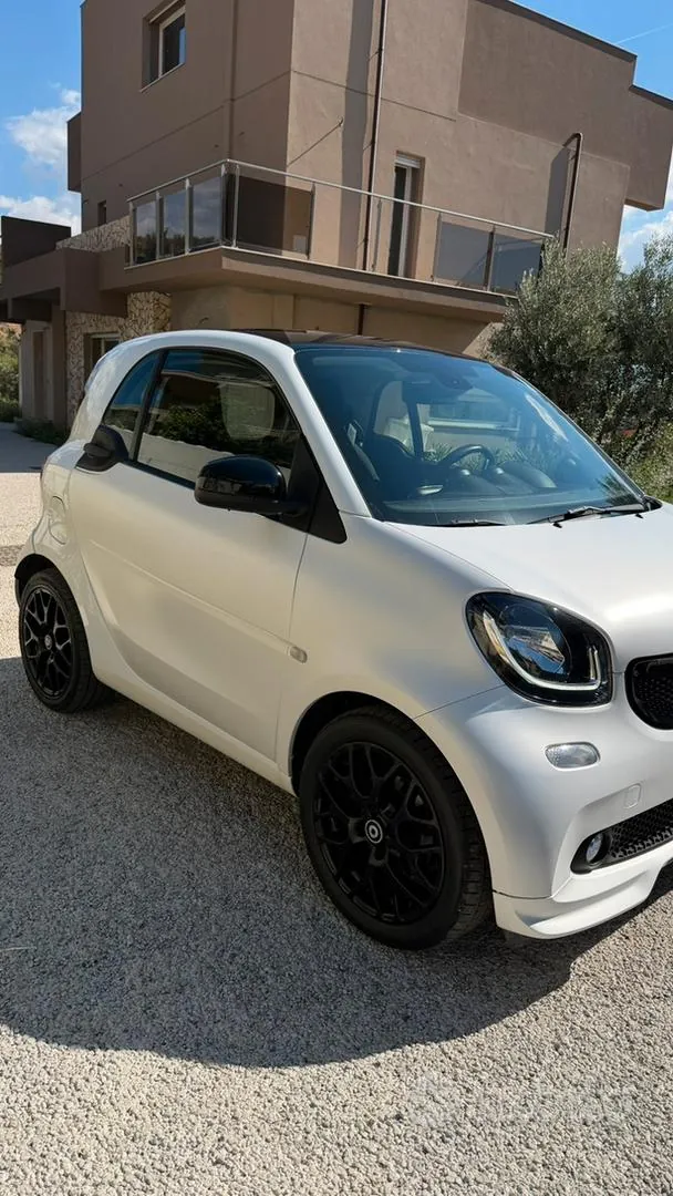 Smart Fortwo 2019 photo 2