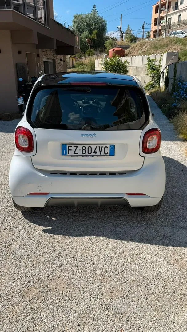 Smart Fortwo 2019 photo 4