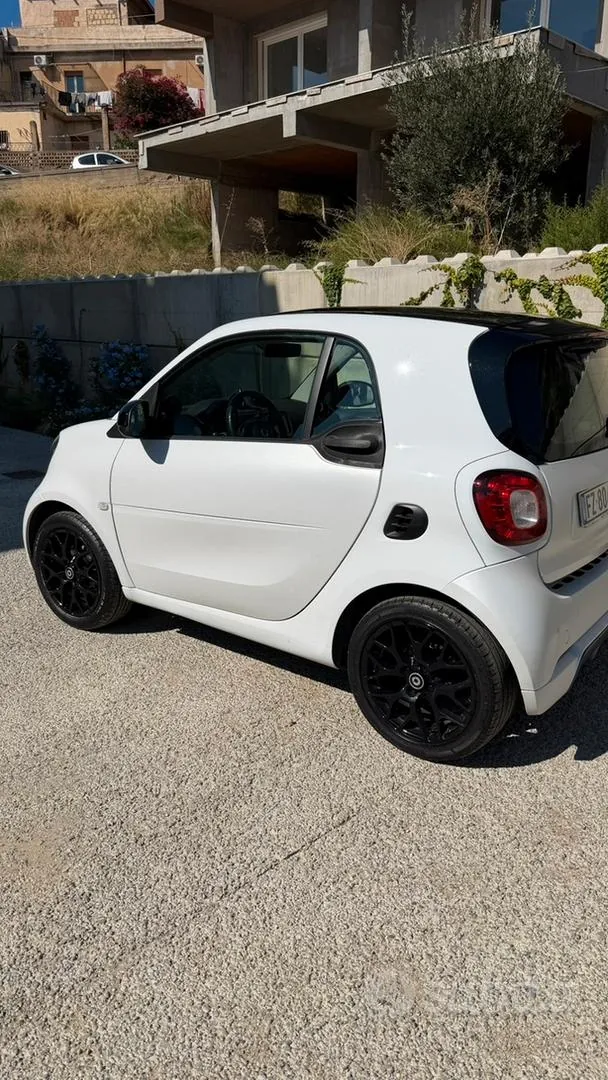 Smart Fortwo 2019 photo 3