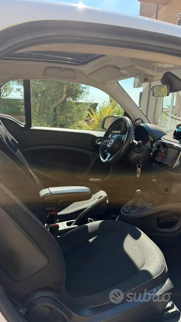 Smart Fortwo 2019 photo 5