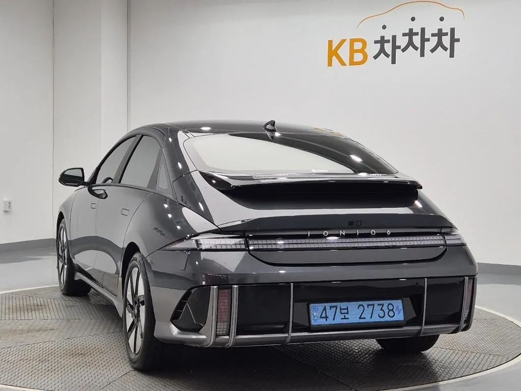 Hyundai Ioniq 6 2025 photo 2