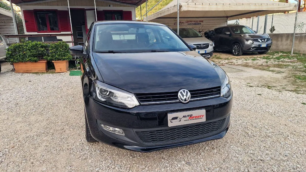 Volkswagen Polo 2011 photo 2