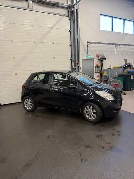Toyota Yaris 2009 photo 2