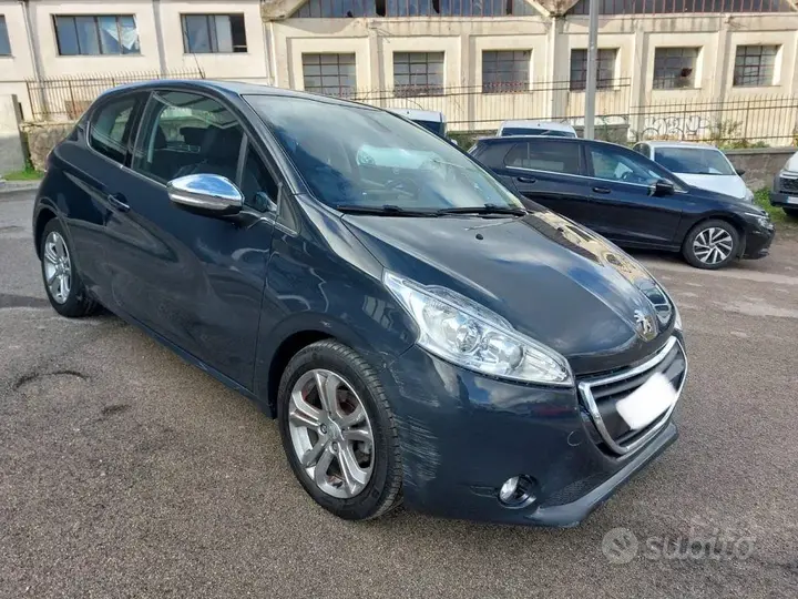 Peugeot 208 2015 photo 2