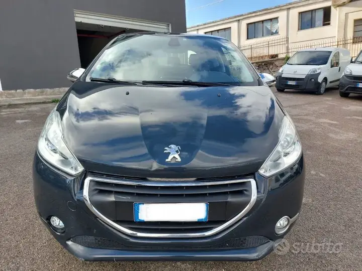Peugeot 208 2015 photo 3