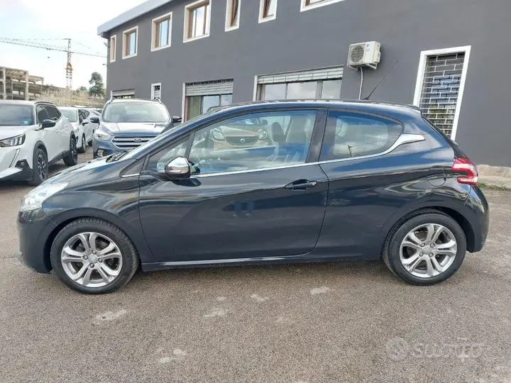 Peugeot 208 2015 photo 5