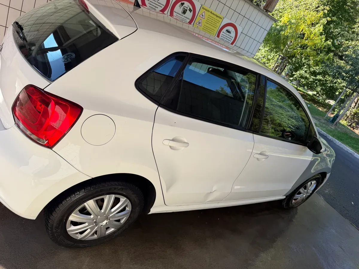 Volkswagen Polo 2012 photo 3