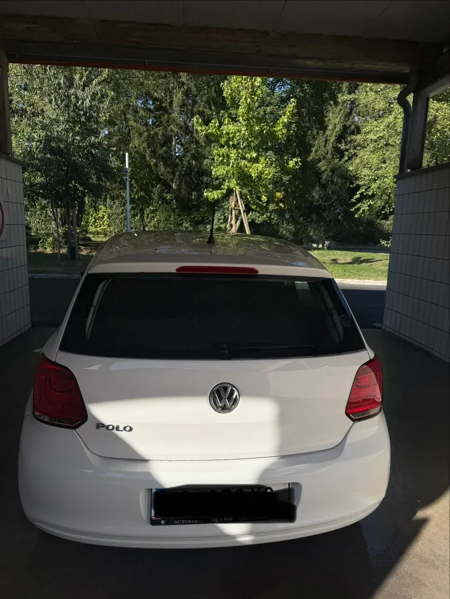 Volkswagen Polo 2012 photo 2