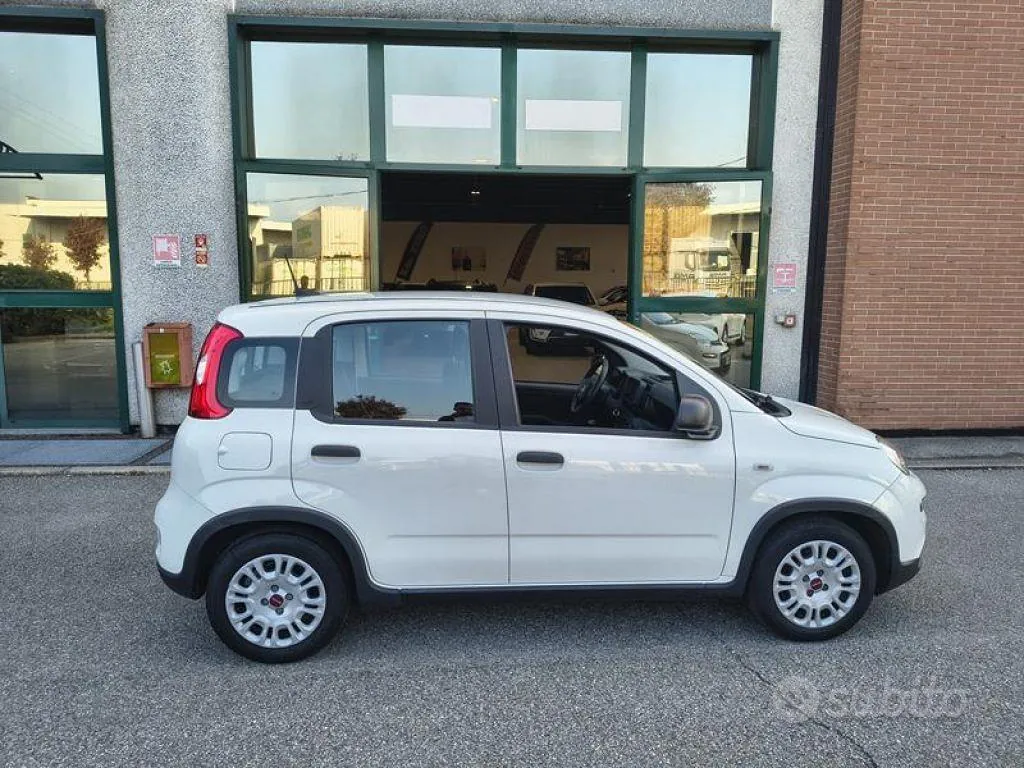 Fiat Panda 2023 photo 2