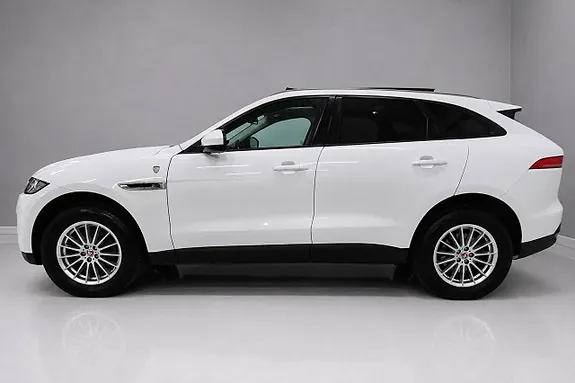 Jaguar F-Pace 2017 photo 2