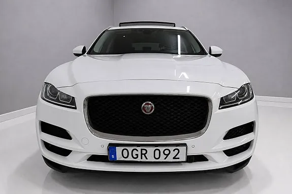 Jaguar F-Pace 2017 photo 3
