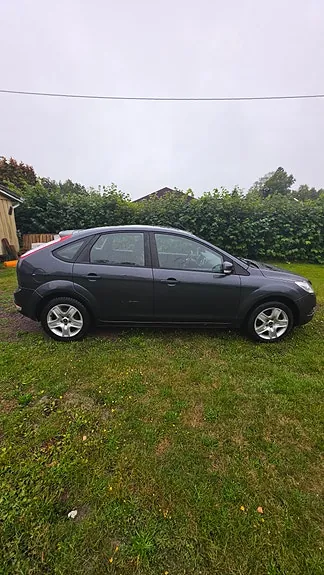 Ford Focus 2010 photo 2
