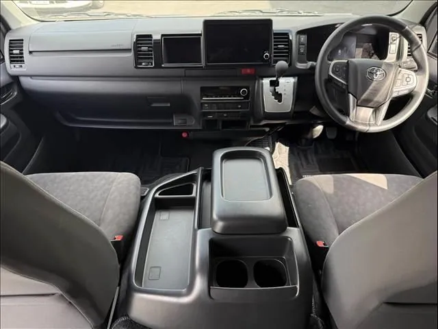 Toyota Hiace Wagon 2026 photo 4