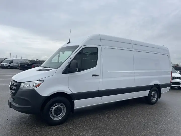 Mercedes-Benz Sprinter 2022 photo 4