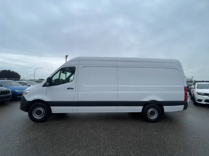 Mercedes-Benz Sprinter 2022 photo 5