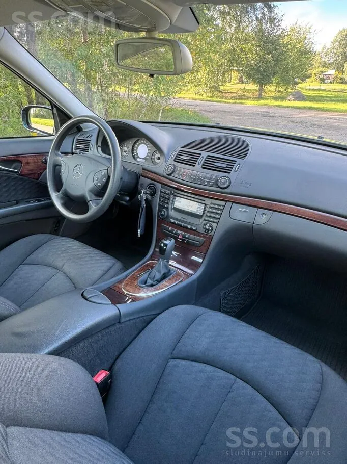 Mercedes-Benz E200 2002 photo 5