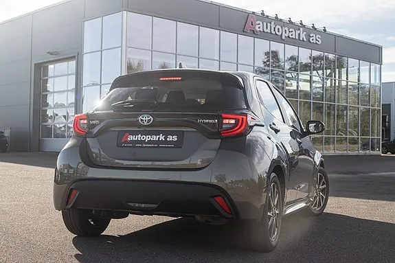 Toyota Yaris 2022 photo 4