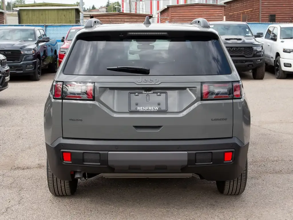 Jeep Cherokee 2026 photo 4