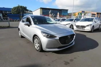 Mazda 2 2020 photo 2