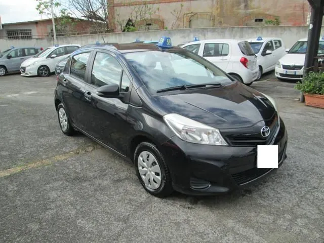 Toyota Yaris 2013 photo 3