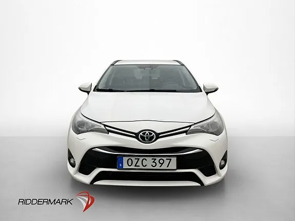 Toyota Avensis 2015 photo 2