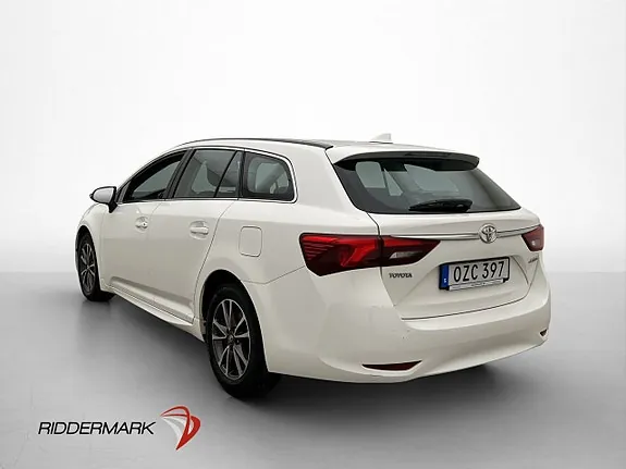 Toyota Avensis 2015 photo 5