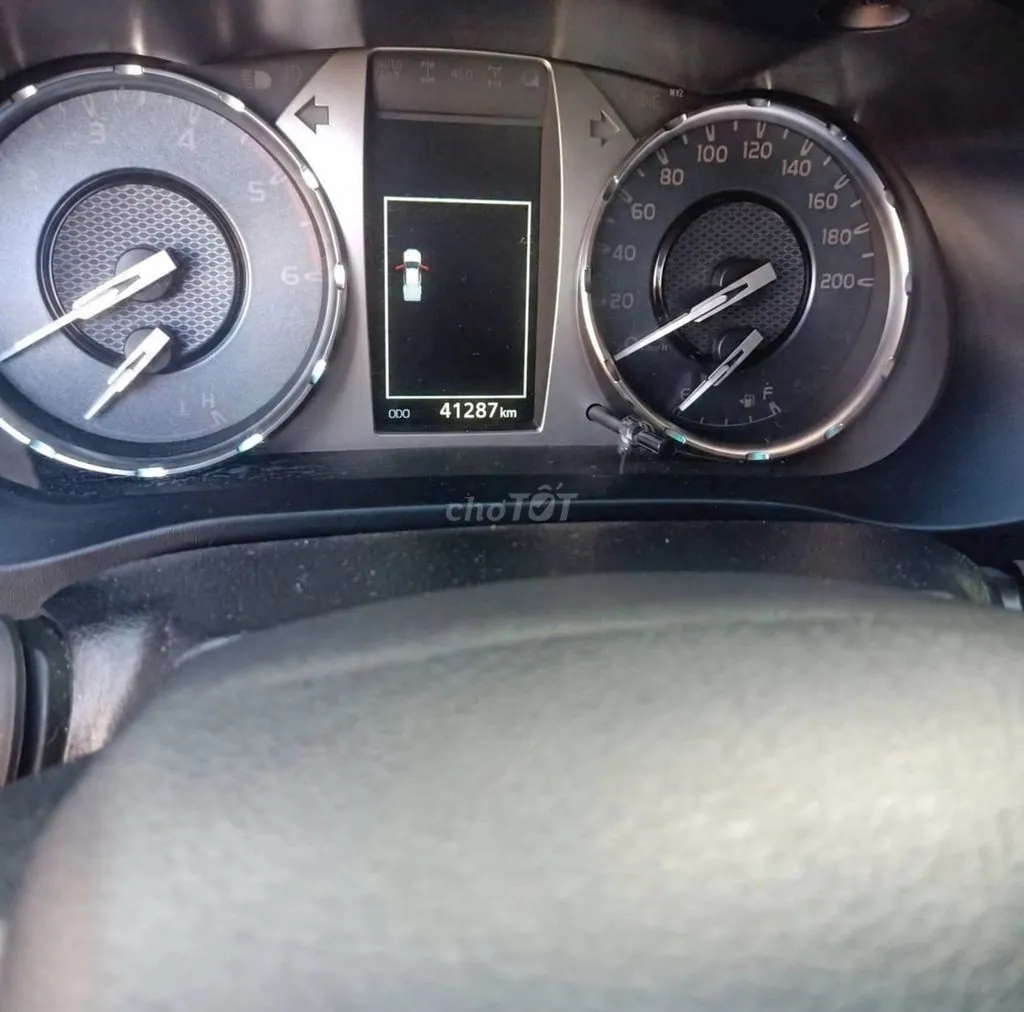 Toyota Hilux 2024 photo 4
