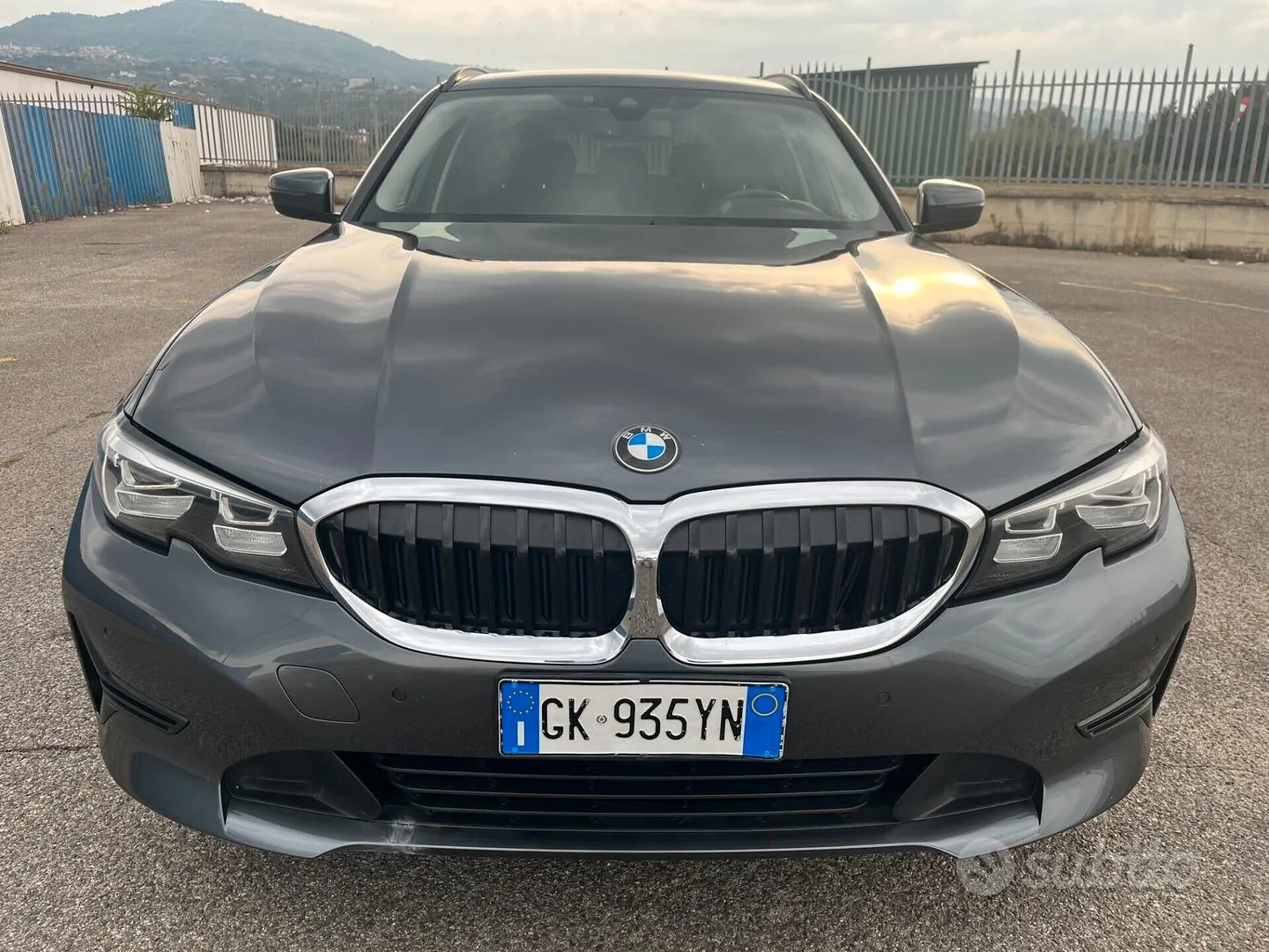 BMW 318D 2022 photo 2