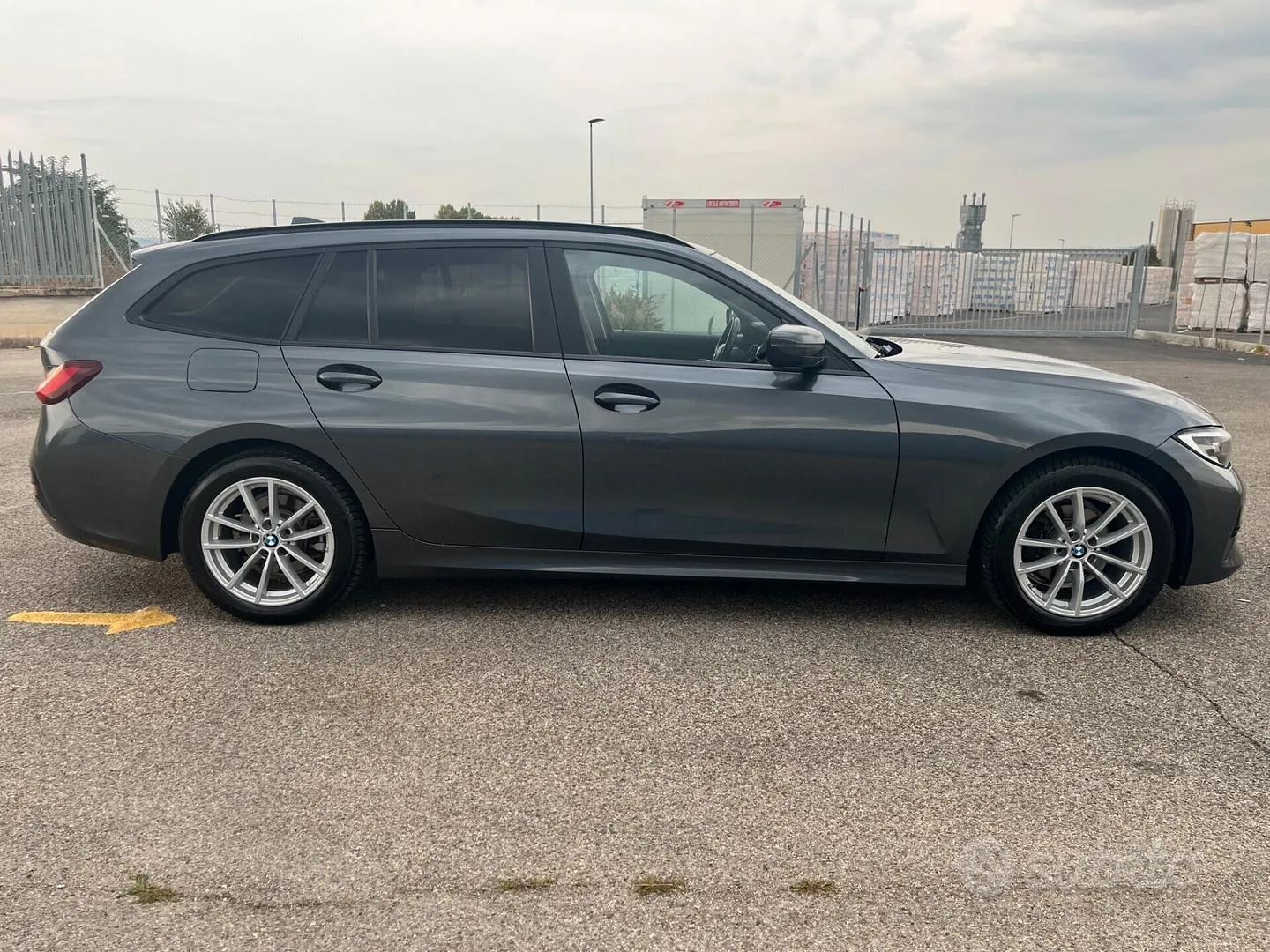 BMW 318D 2022 photo 4