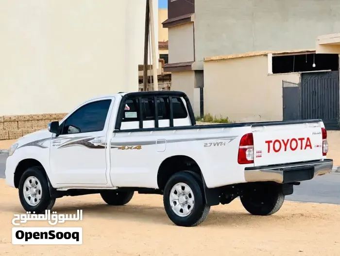 Toyota Hilux 2013 photo 3