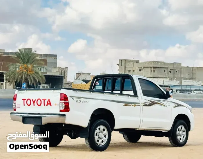 Toyota Hilux 2013 photo 4