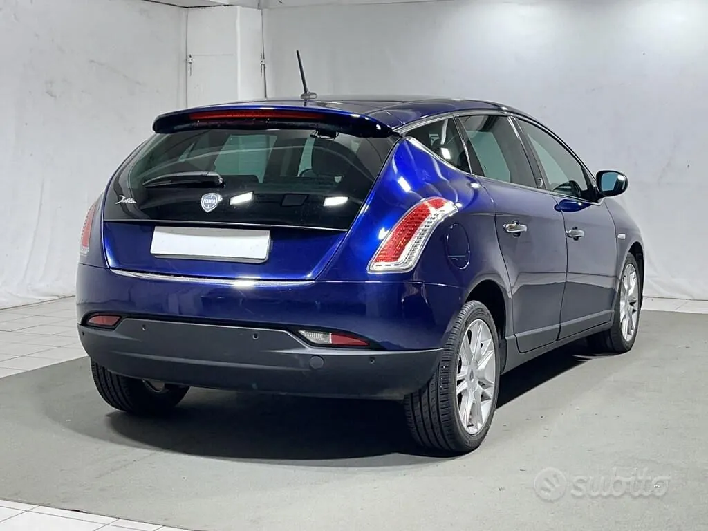 Lancia Delta 2010 photo 5