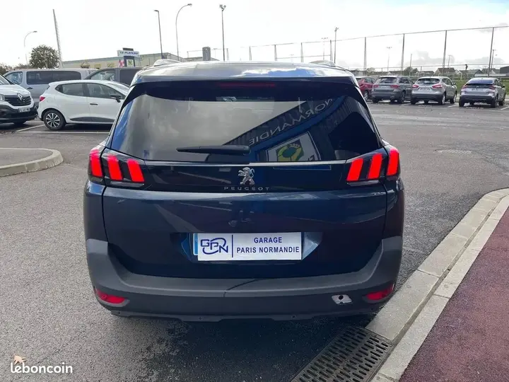 Peugeot 5008 2018 photo 5
