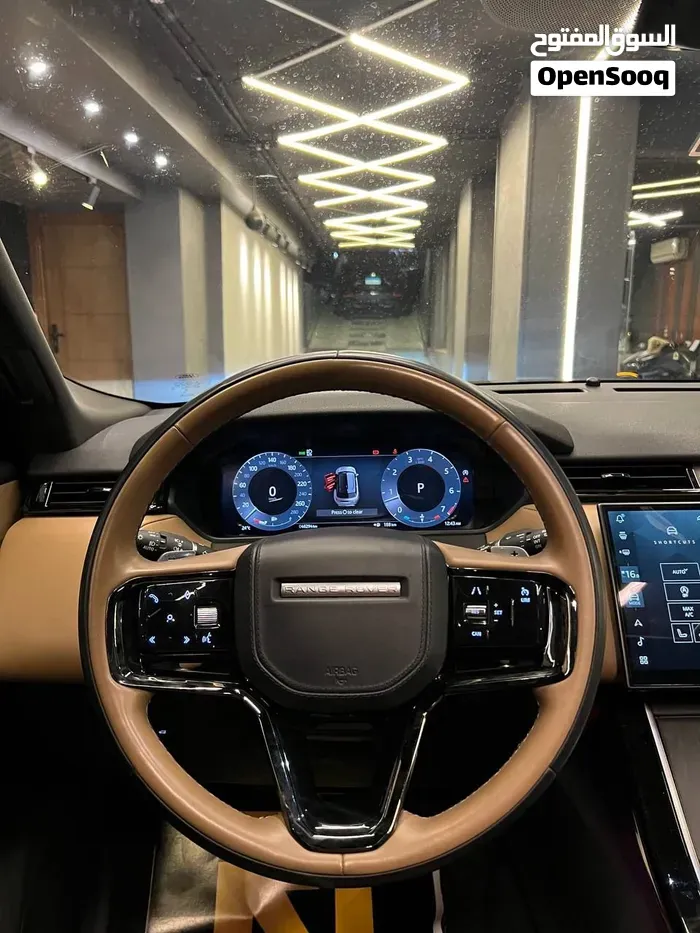 Land Rover Range Rover Velar 2024 photo 3