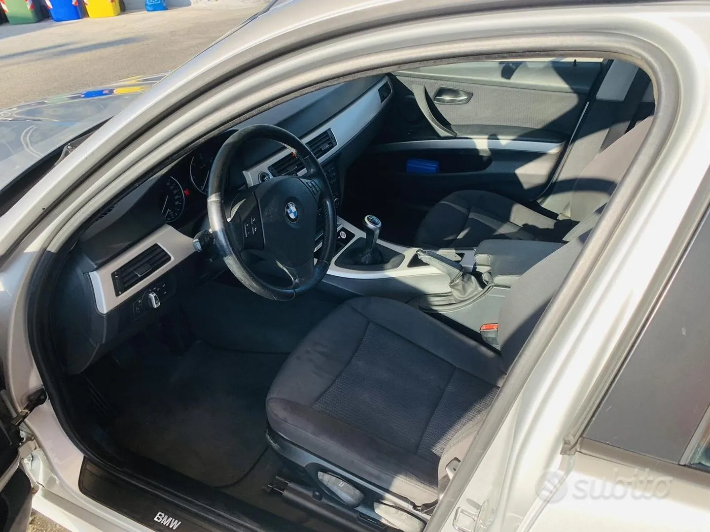 BMW 320D 2009 photo 3