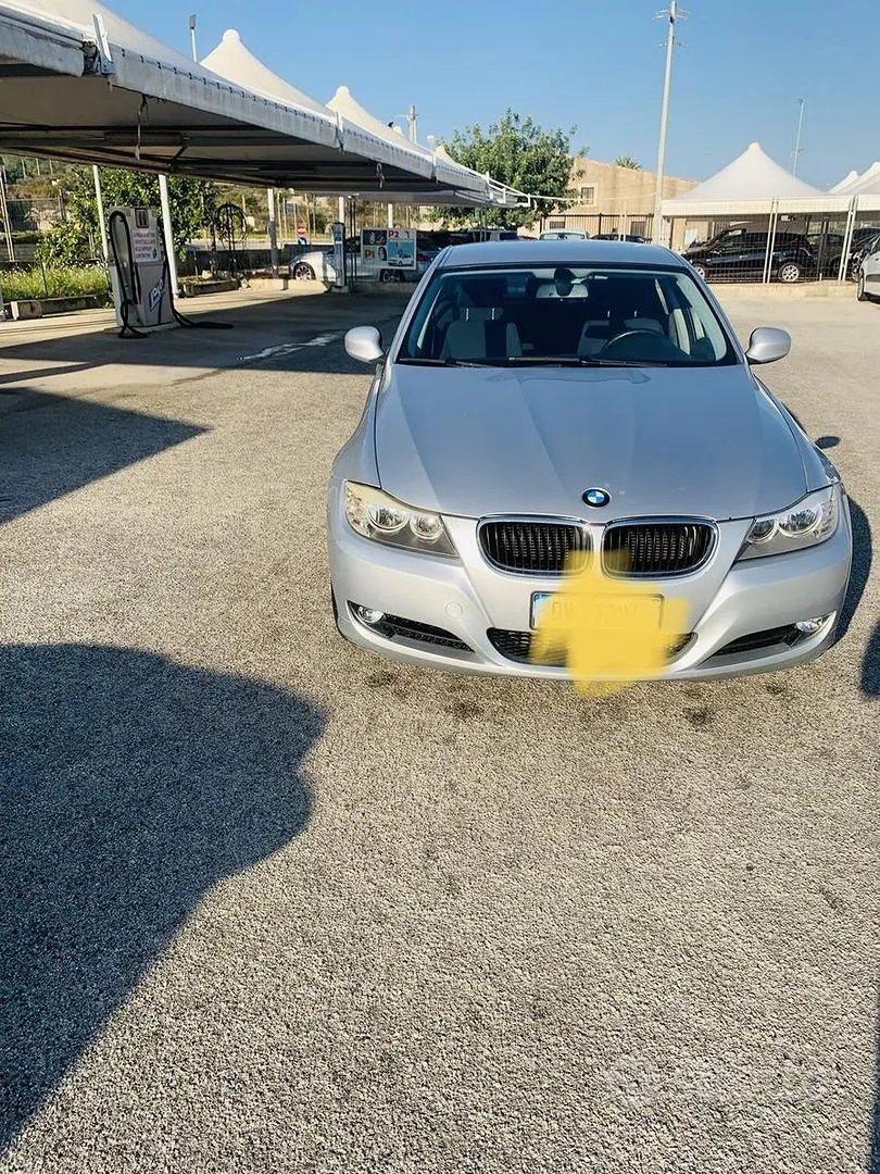 BMW 320D 2009 photo 2