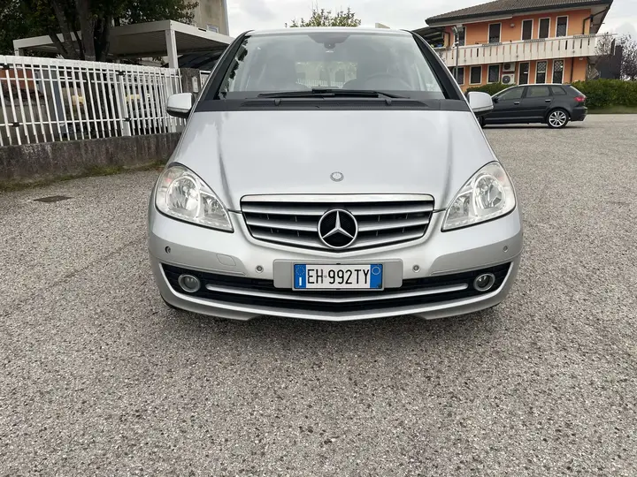Mercedes-Benz A 180 Cdi Executive 2011 photo 2