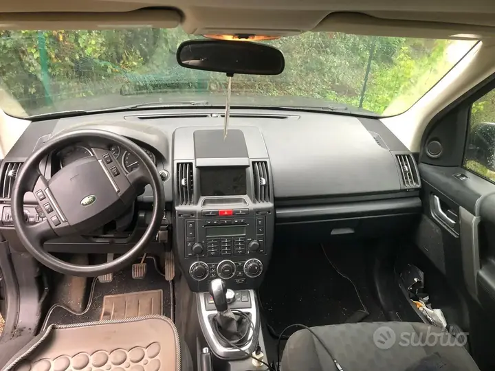Land Rover Freelander 2009 photo 3