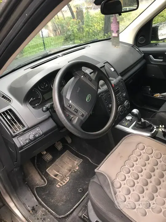 Land Rover Freelander 2009 photo 4