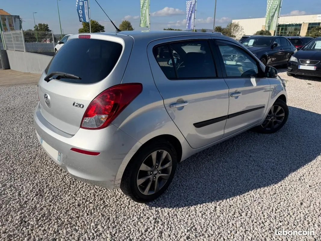 Hyundai I20 2014 photo 2