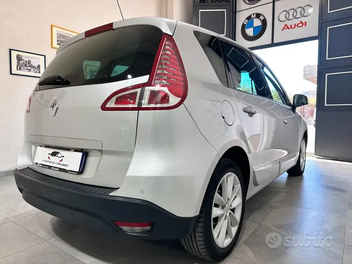Renault Scenic 2010 photo 3