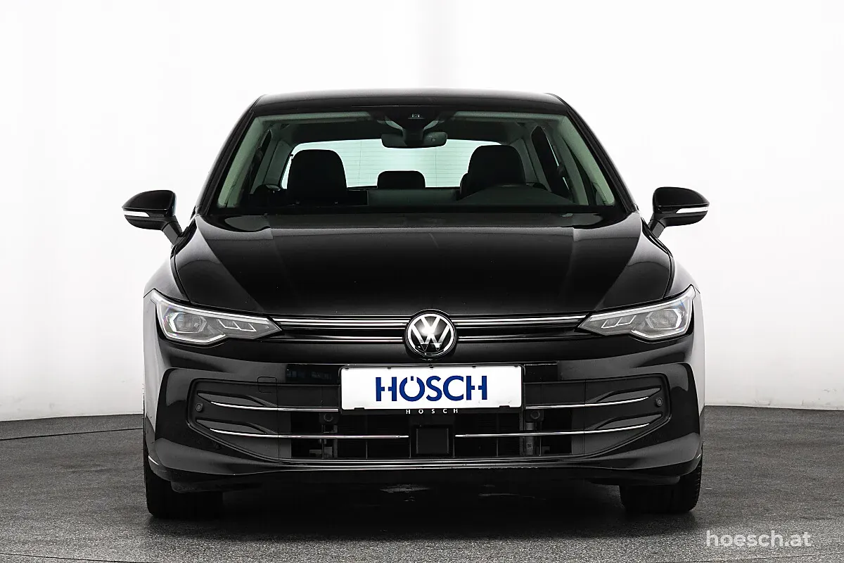 Volkswagen Golf 2025 photo 2
