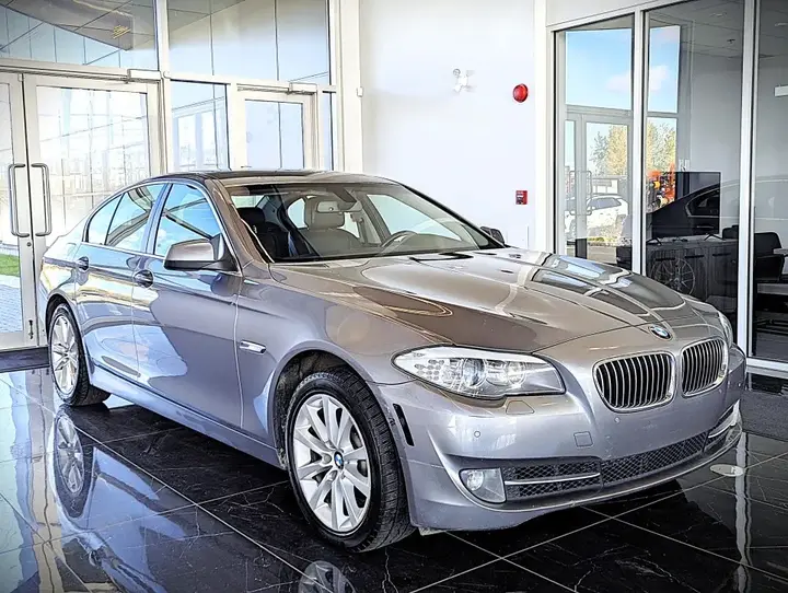 BMW 5 Series 2013 photo 3