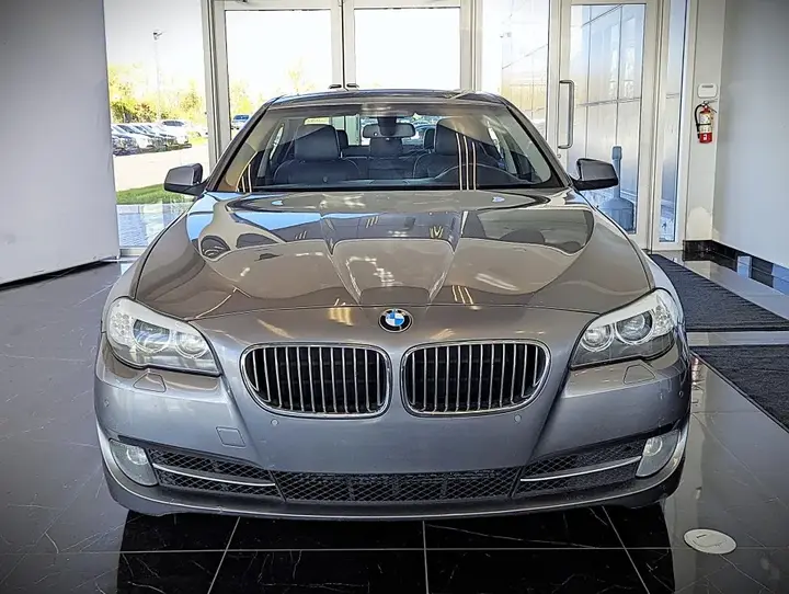 BMW 5 Series 2013 photo 2