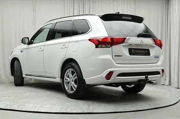 Mitsubishi Outlander 2018 photo 4