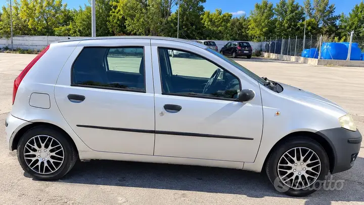 Fiat Punto 2008 photo 2