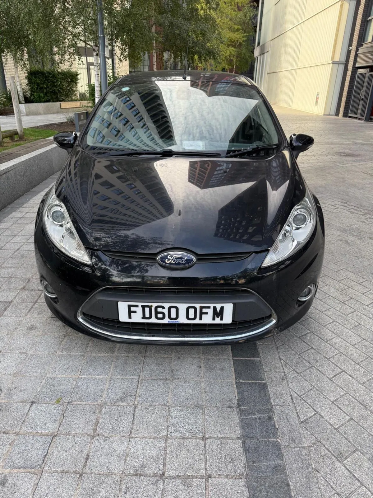 Ford Fiesta 2011 photo 2